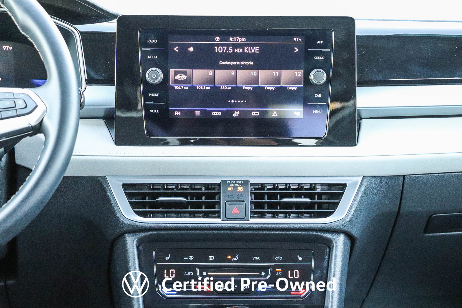 Used 2025 Volkswagen Taos SE FWD image 15