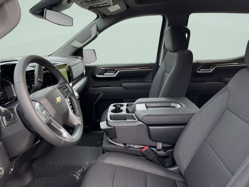 New 2026 Chevrolet Silverado 1500 LT w/ Z71 Off-Road Package AWD/4WD image 9