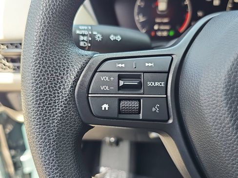 Used 2025 Honda HR-V LX image 16