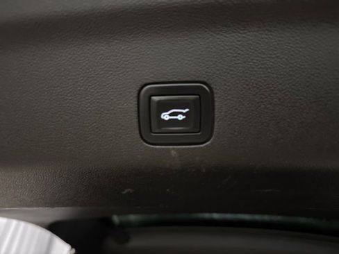 Used 2021 Chevrolet Suburban LT image 29