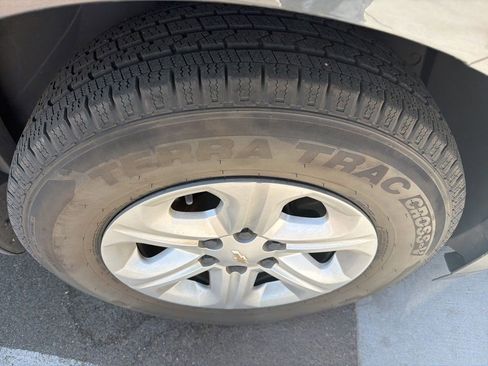 Used 2013 Chevrolet Traverse LS FWD image 6
