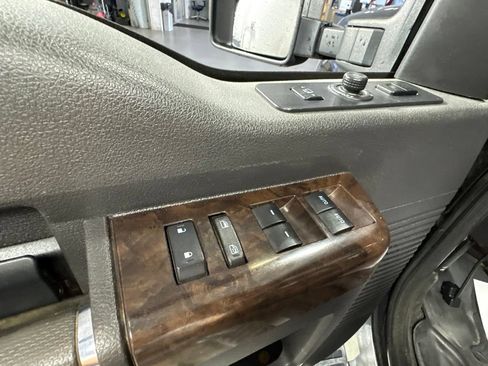 Used 2013 Ford F250 Platinum w/ Platinum Pkg AWD/4WD image 12