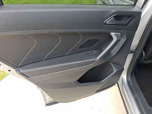 Used 2023 Volkswagen Tiguan SE R-Line image 12