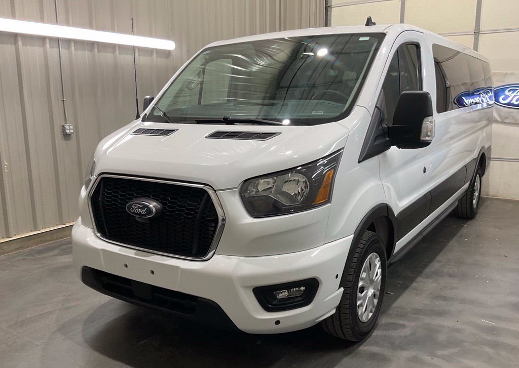 Used 2025 Ford Transit 350 XLT RWD image 3