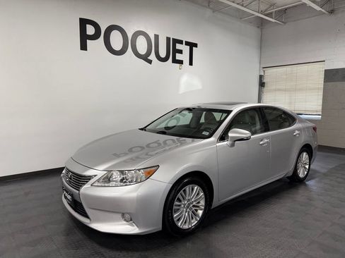 Used 2013 Lexus ES 350 w/ Luxury Pkg FWD image 2