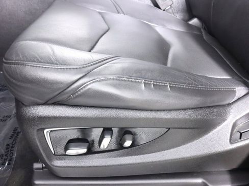 Used 2016 Cadillac Escalade Premium image 31