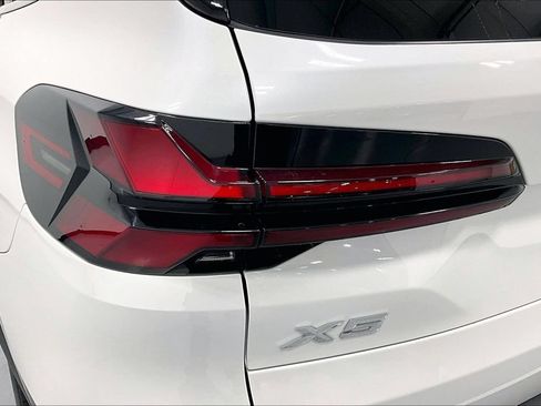 Used 2024 BMW X5 xDrive40i AWD/4WD image 32