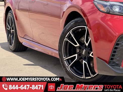 Used 2025 Toyota Camry SE image 12