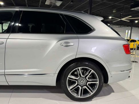 Used 2018 Bentley Bentayga image 50