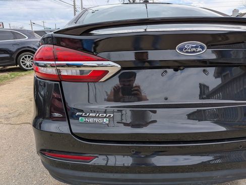 Used 2019 Ford Fusion Energi Titanium image 14