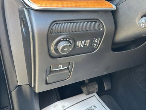 Used 2023 Jeep Grand Wagoneer Series III AWD/4WD image 20