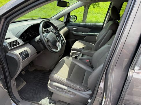 Used 2014 Honda Odyssey Touring Elite image 9