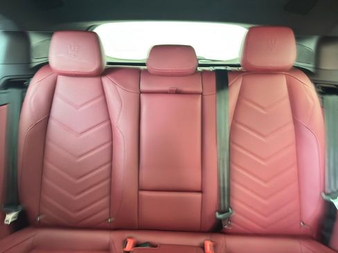 Used 2024 Maserati Grecale Trofeo image 13