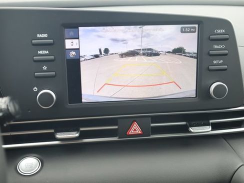 New 2026 Hyundai Elantra Hybrid FWD image 18