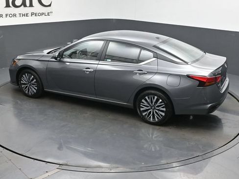 Used 2025 Nissan Altima 2.5 SV AWD/4WD image 57