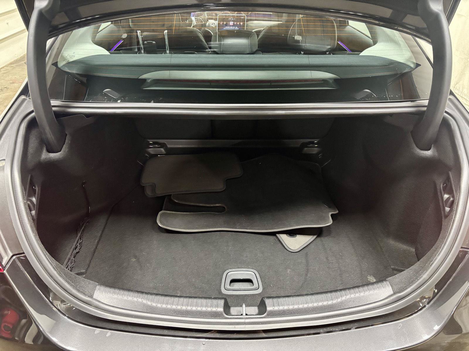 Used 2023 Mercedes-Benz C 300 4MATIC Sedan image 38