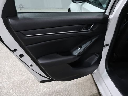 Used 2019 Honda Accord Sport image 19