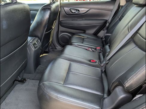 Used 2019 Nissan Rogue SV FWD image 12