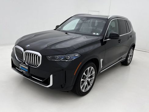 Used 2024 BMW X5 xDrive40i w/ Premium Package AWD/4WD image 4