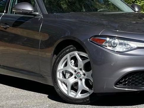 Used 2019 Alfa Romeo Giulia Ti AWD/4WD image 10