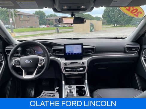 Used 2024 Ford Explorer XLT w/ Equipment Group 202A AWD/4WD image 17