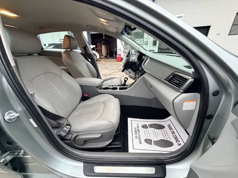Used 2017 Kia Optima EX FWD image 59