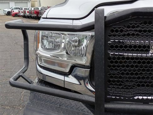 Used 2022 RAM 2500 Tradesman w/ Chrome Appearance Group image 10