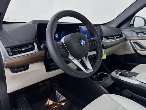 Used 2026 BMW X1 xDrive28i image 9