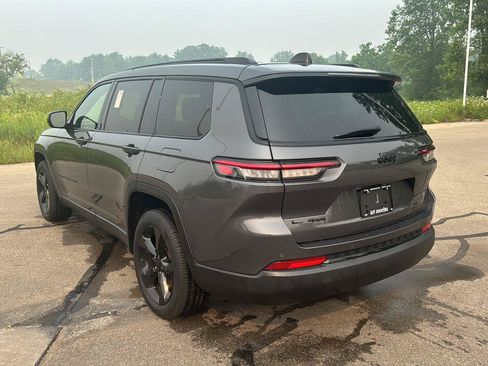 Used 2023 Jeep Grand Cherokee L Laredo AWD/4WD image 3