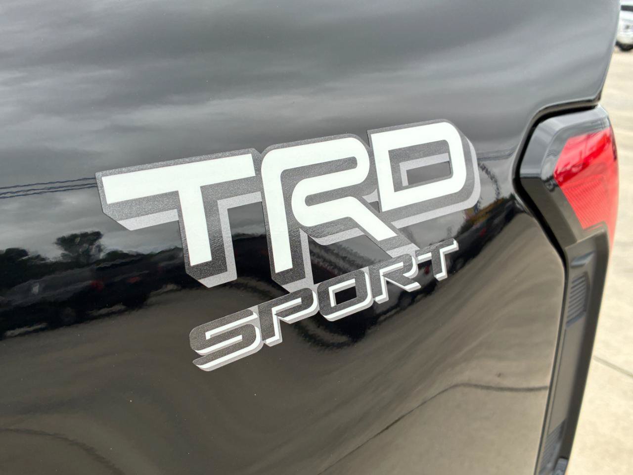 Used 2025 Toyota Tacoma TRD Sport AWD/4WD image 28