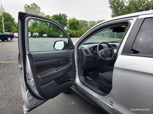 Used 2025 Mitsubishi Outlander Sport SE AWD/4WD image 17