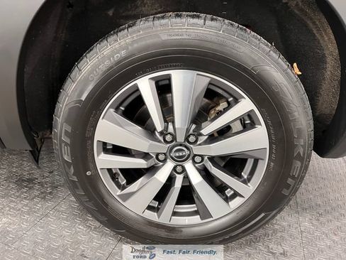 Used 2023 Nissan Pathfinder SL AWD/4WD image 22