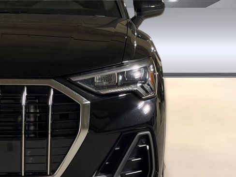 Certified 2025 Audi Q3 2.0T Premium w/ Convenience Package AWD/4WD image 11