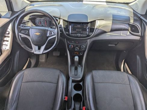 Used 2018 Chevrolet Trax LT w/ LT Convenience Package FWD image 14