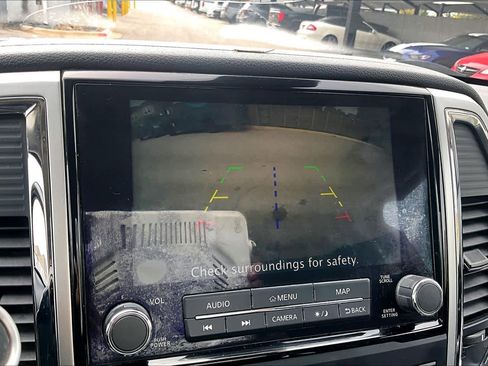 Used 2020 Nissan Titan SV w/ SV Convenience Package image 25