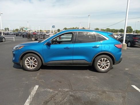 Used 2021 Ford Escape SE w/ Cold Weather Package image 4