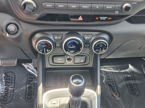 New 2026 Hyundai Venue SEL FWD image 27