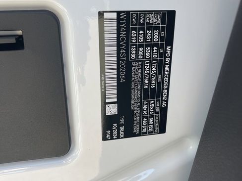 Used 2025 Mercedes-Benz Sprinter 2500 image 30