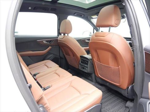 Certified 2025 Audi Q7 2.0T Premium Plus AWD/4WD image 38