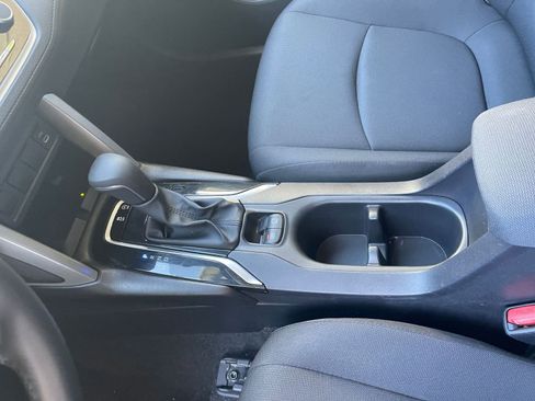 Used 2025 Toyota Corolla Cross LE image 42