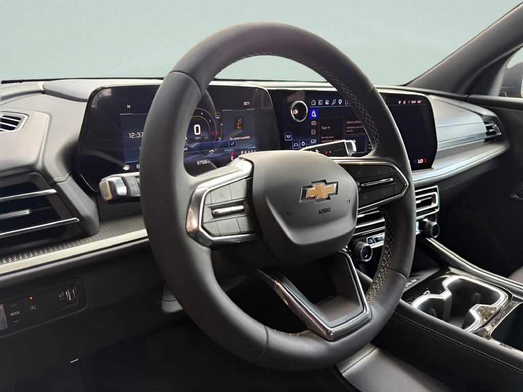 Used 2025 Chevrolet Traverse LT w/ Driver Confidence Package FWD image 13