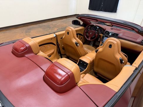 Used 2016 Maserati GranTurismo Sport RWD image 27
