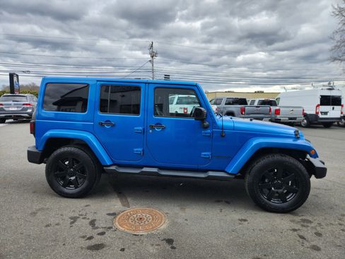Used 2014 Jeep Wrangler Unlimited Sahara image 19