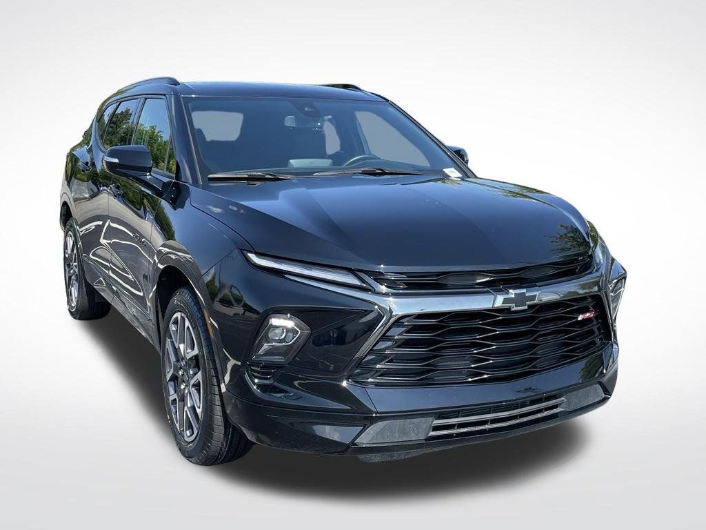 Used 2025 Chevrolet Blazer RS FWD image 8