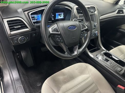 Used 2018 Ford Fusion S image 3