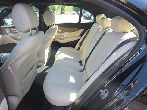 Used 2023 Mercedes-Benz E 350 4MATIC Sedan image 5