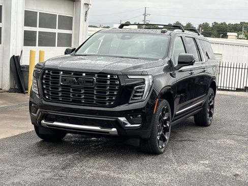New 2026 GMC Yukon XL Denali Ultimate AWD/4WD image 13