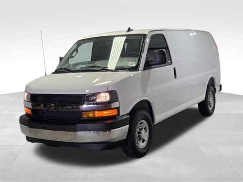 Used 2025 Chevrolet Express 2500 w/ Driver Convenience Package RWD image 14