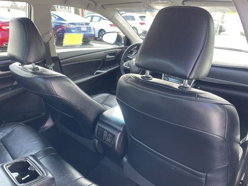 Used 2017 Toyota Camry XLE image 15
