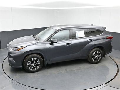 Used 2021 Toyota Highlander XLE